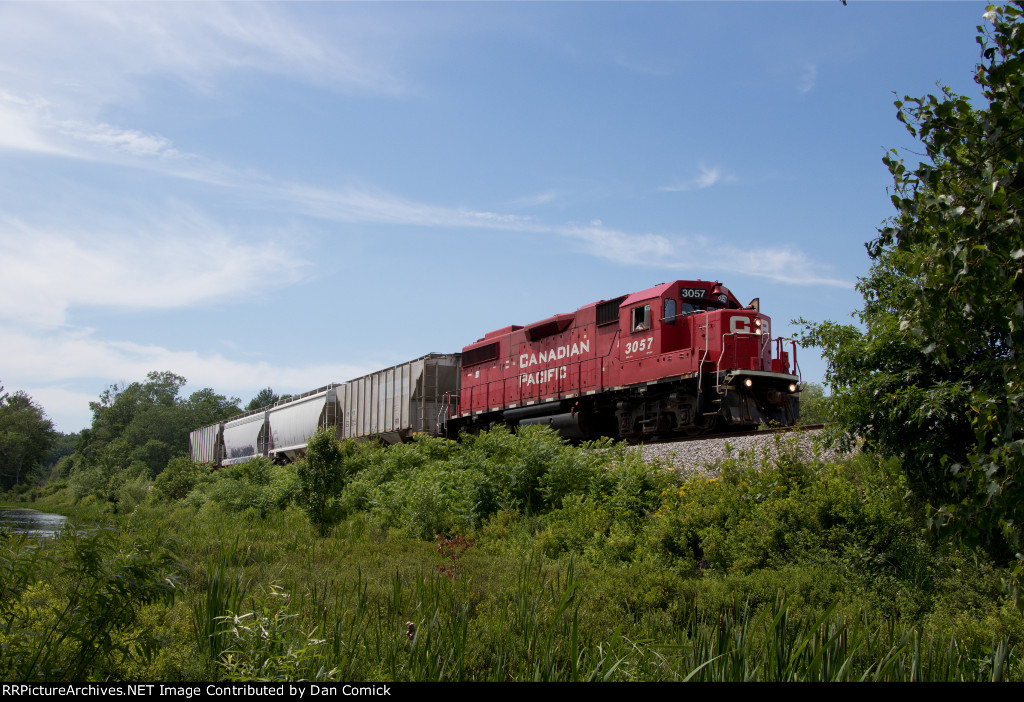 CP 3057 Leads G17 at Newcastle